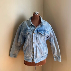 Vintage jean jacket 80’s 90’s lightwash